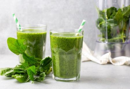 https://storage.bljesak.info/article/478394/450x310/smoothie-od-spinata.jpg