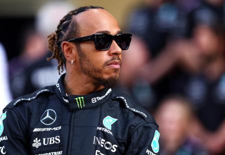 Lewis Hamilton ažurirao profil sa #newjob