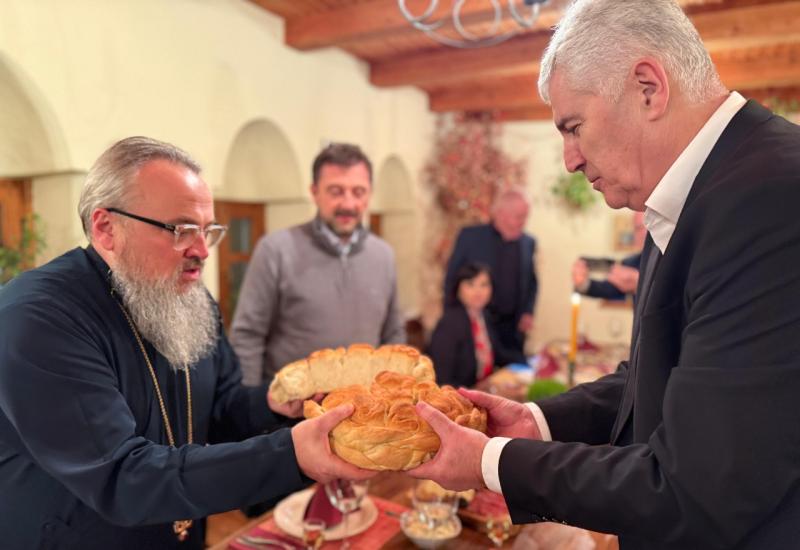 Čović i visoki dužnosnici posjetili manastir Žitomislić povodom pravoslavnog Božića