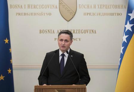 https://storage.bljesak.info/article/481739/450x310/denis-becirovic.jpg