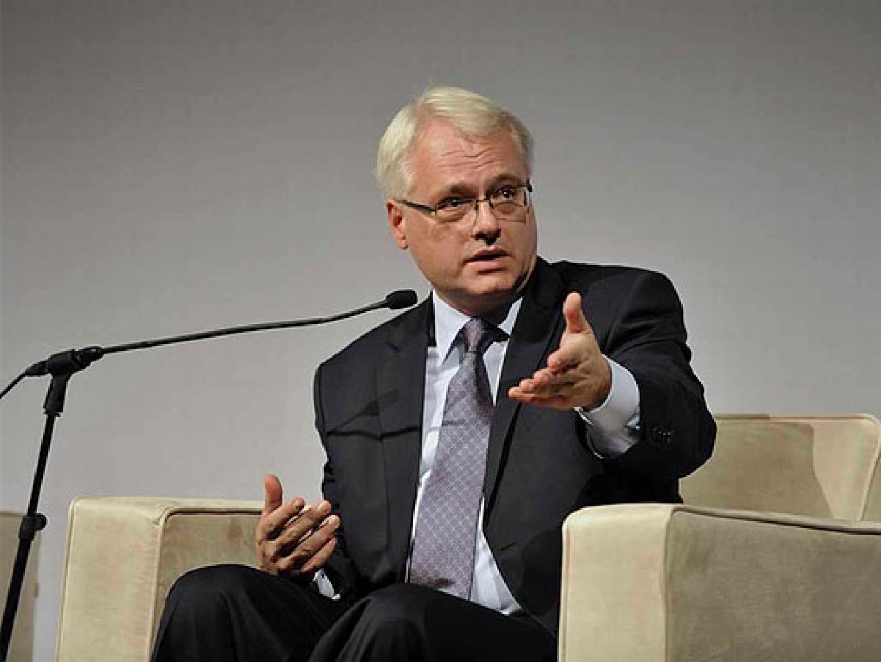 Josipović 11. srpnja u Srebrenici