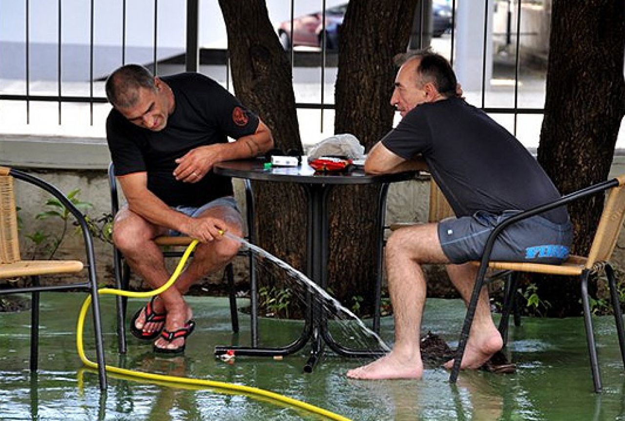 "Crveni" meteoalarm sljedećih dana, temperature do 42 stupnja