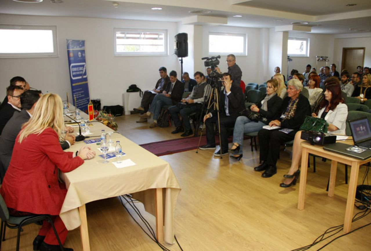 Mostar: 'Novinari bez granica' iz HNŽ i Crne Gore održali završnu konferenciju