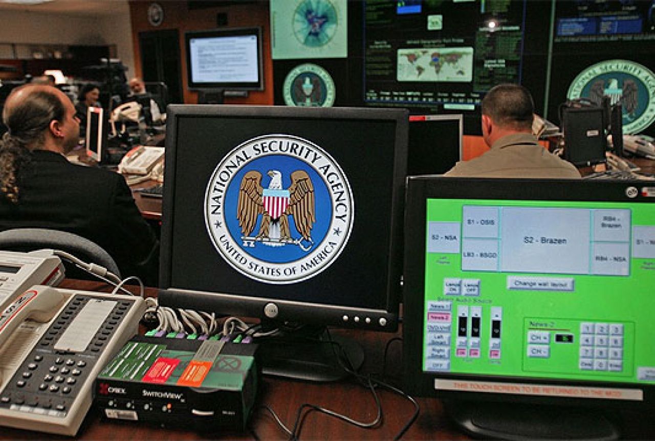 Washington Post: NSA je padala u centre s podacima Yahooa i Googlea