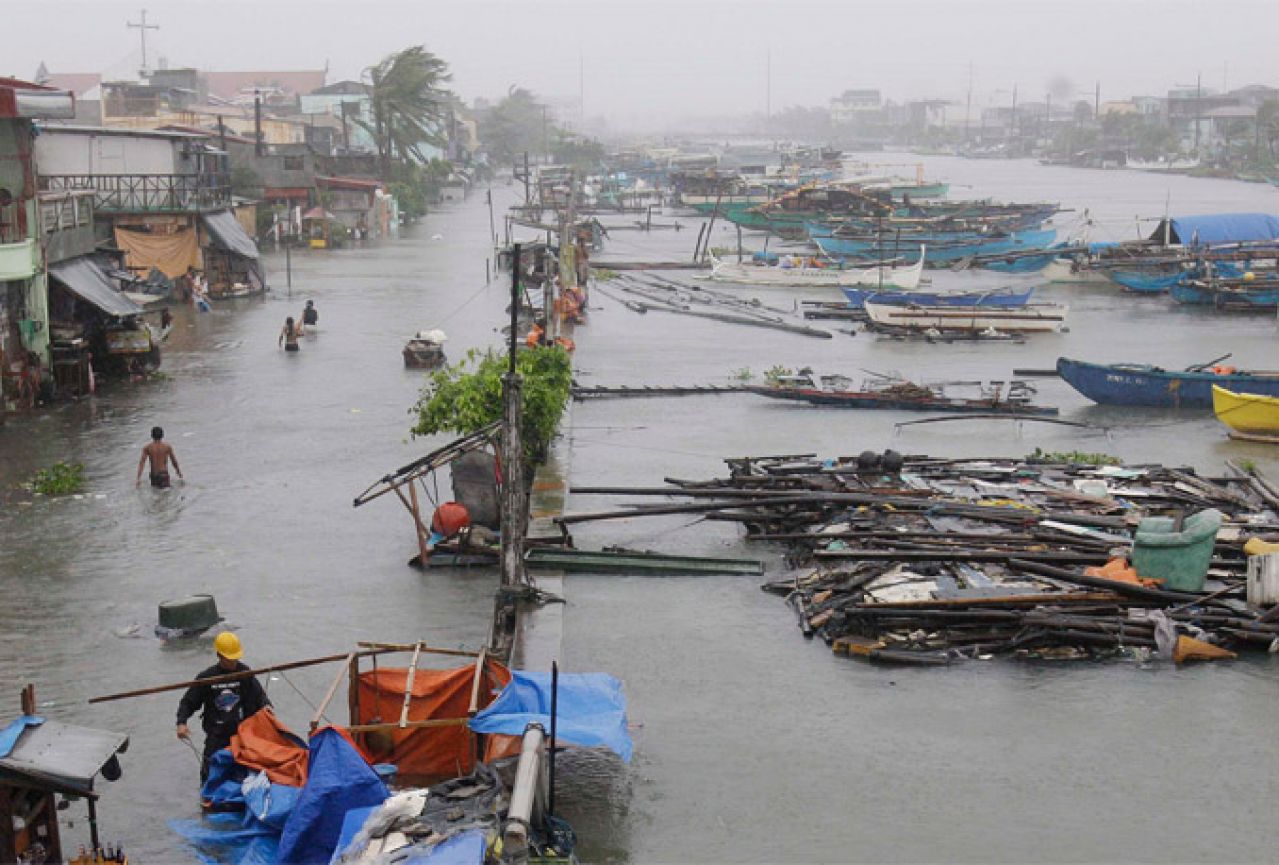 Na Filipinima najmanje 10.000 žrtava, neki dijelovi izbrisani s lica zemlje!