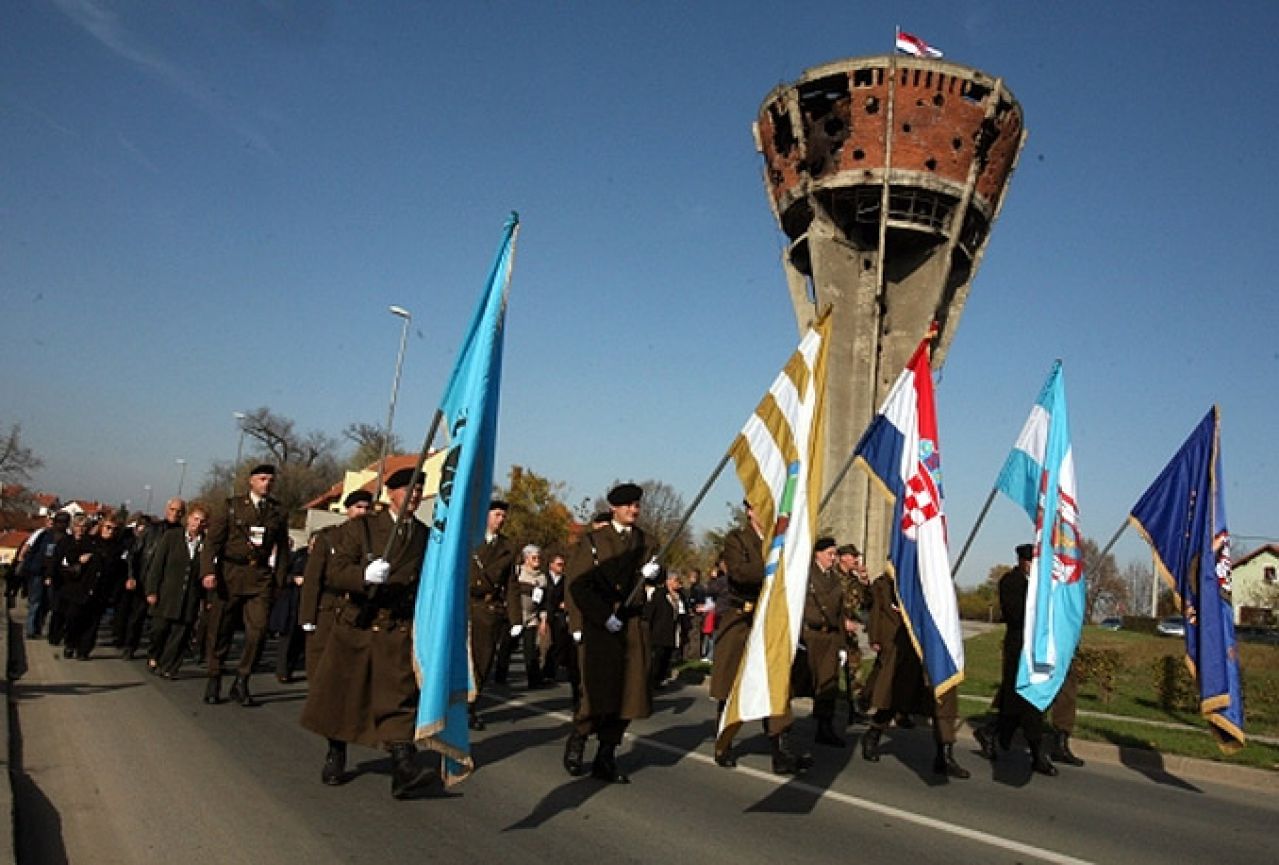Odana počast žrtvama Vukovara: Društvo BiH je šutjelo o zločinu u Vukovaru