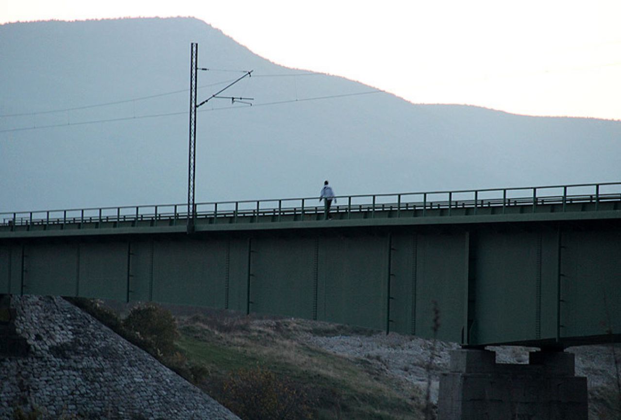 50-godišnjak izvršio samoubojstvo skokom s mosta u Raštanima