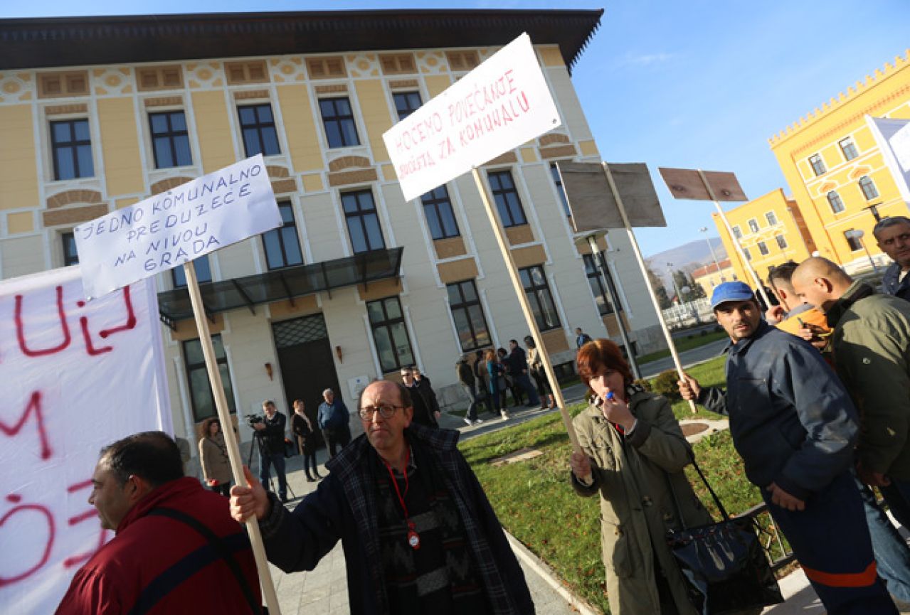 Komos: Nećemo odustati od svojih zahtjeva, protiv odgovornih uputiti ćemo tužbu