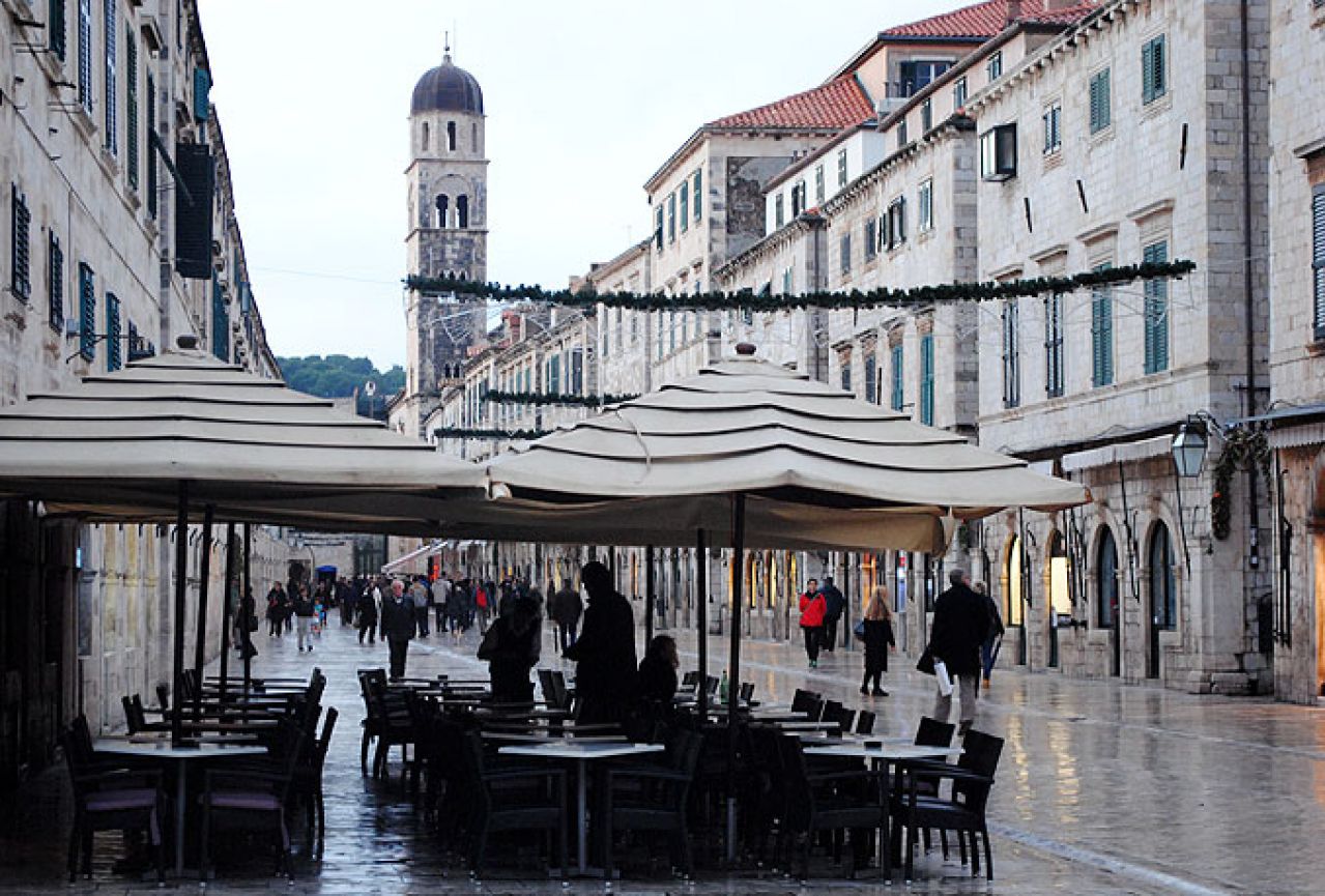 U Dubrovniku jednu pirošku platili 62 kune!