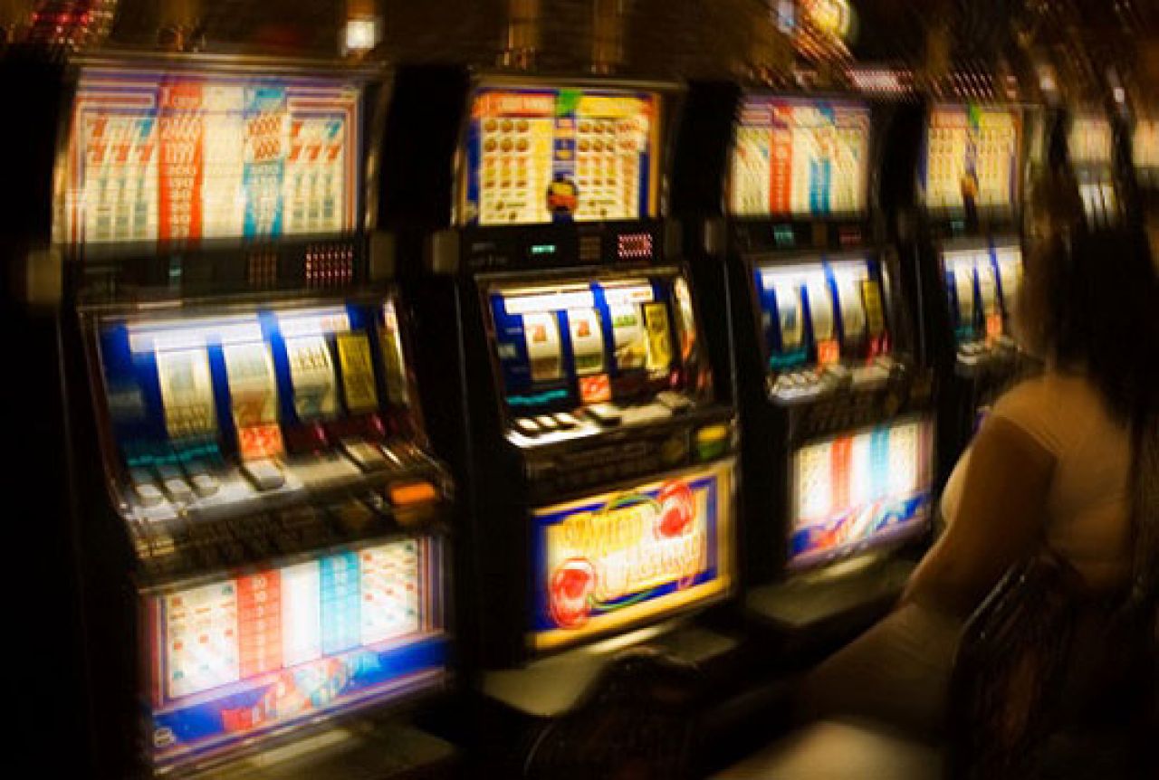 Novi zakon o igrama na sreću: Kladionice i kasina na serveru  Porezne uprave