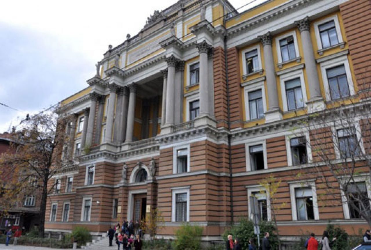 Univerzitet u Sarajevu obustavlja nastavni proces