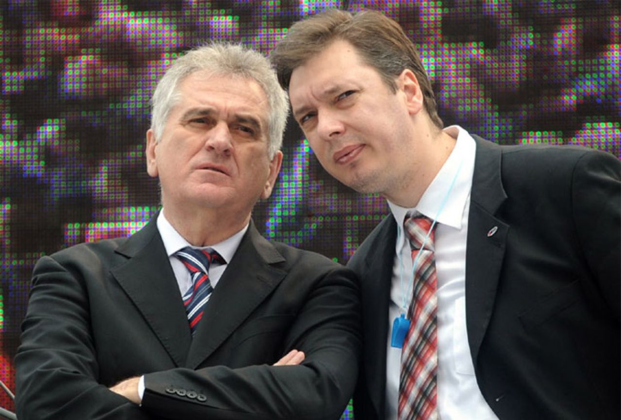 Traži se istraga protiv Nikolića i Vučića zbog ratnih zločina