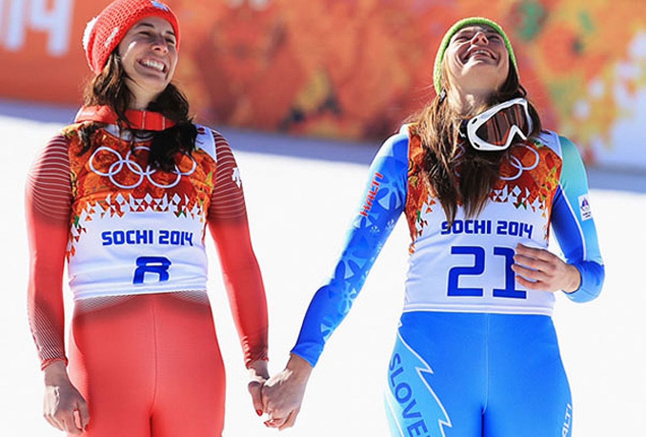 Tina Maze i Dominique Gisin podijelile zlato u olimpijskom spustu