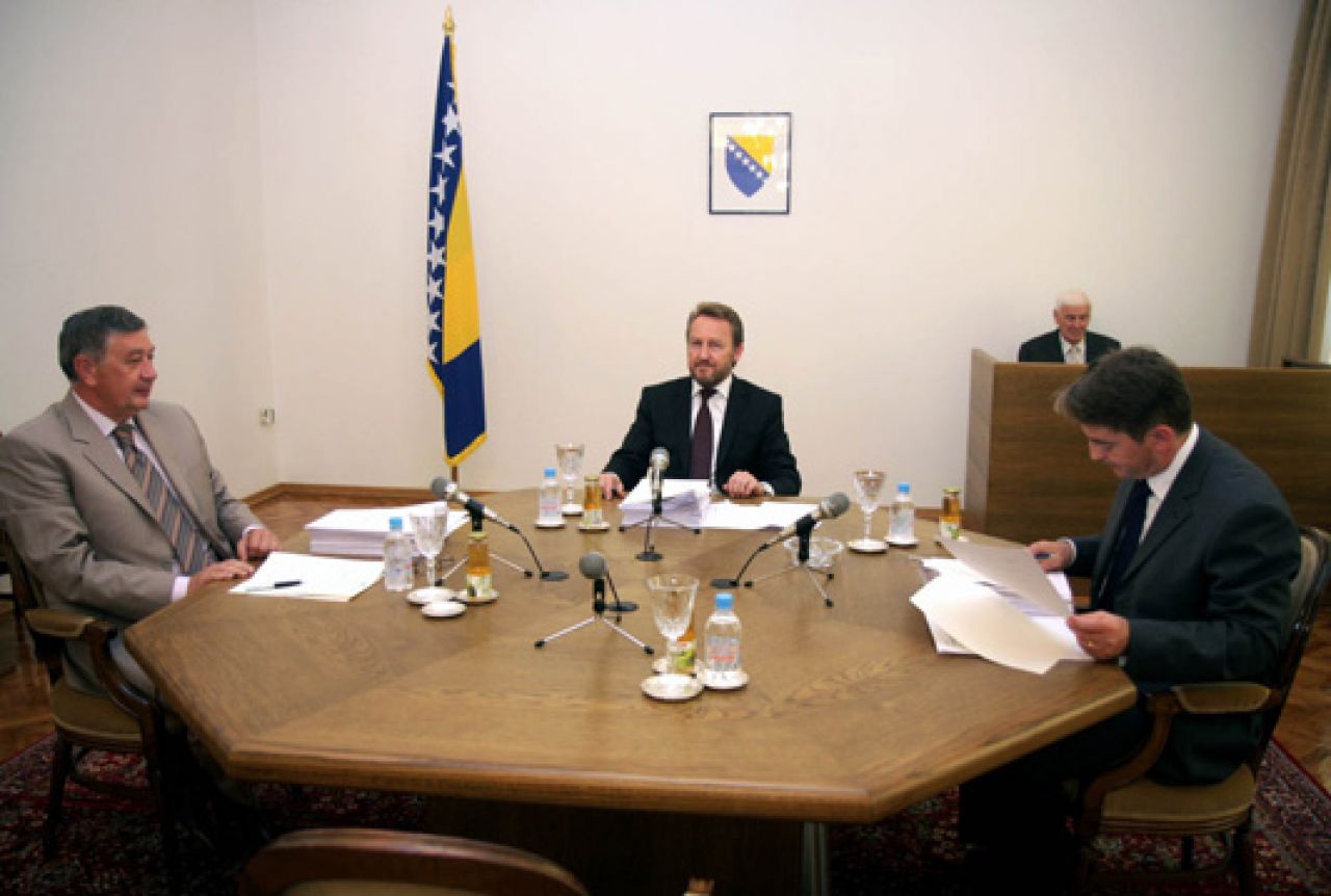 Predsjedništvo BiH bez konsenzusa donijelo odluku o razrješenju generalnog konzula BiH u SAD