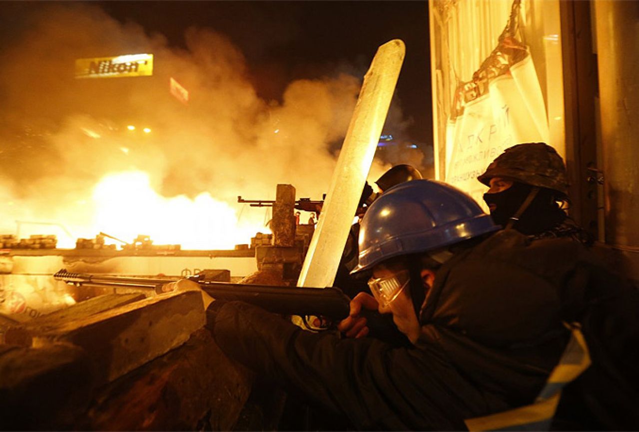 Kijev: Policiji odobrena upotreba vatrenog oružja u samoobrani
