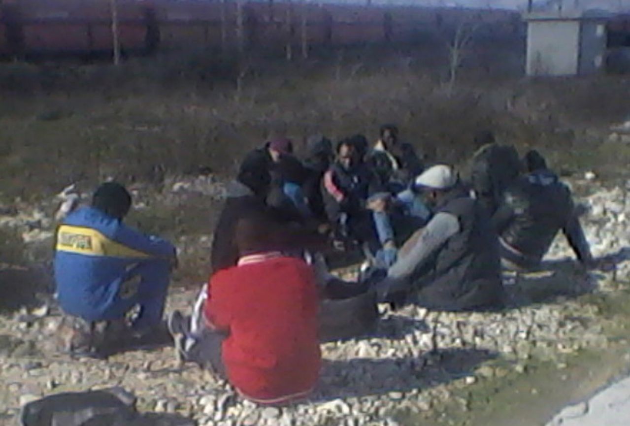 Mostar: Policija uz Neretvu otkrila 13 migranata afro-azijskog porijekla
