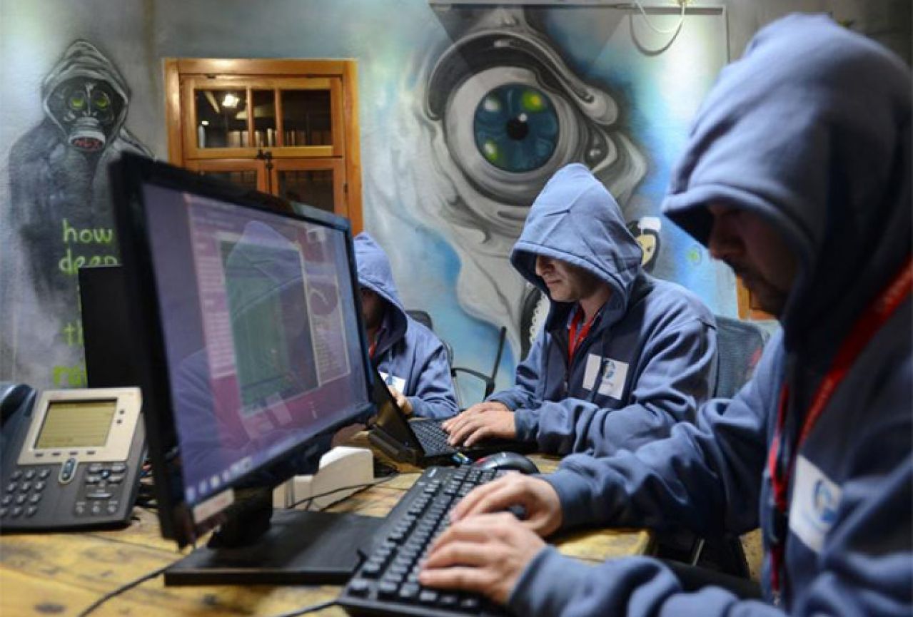 Ukrajinski hakeri odgovorni za napade na internet stranice NATO-a