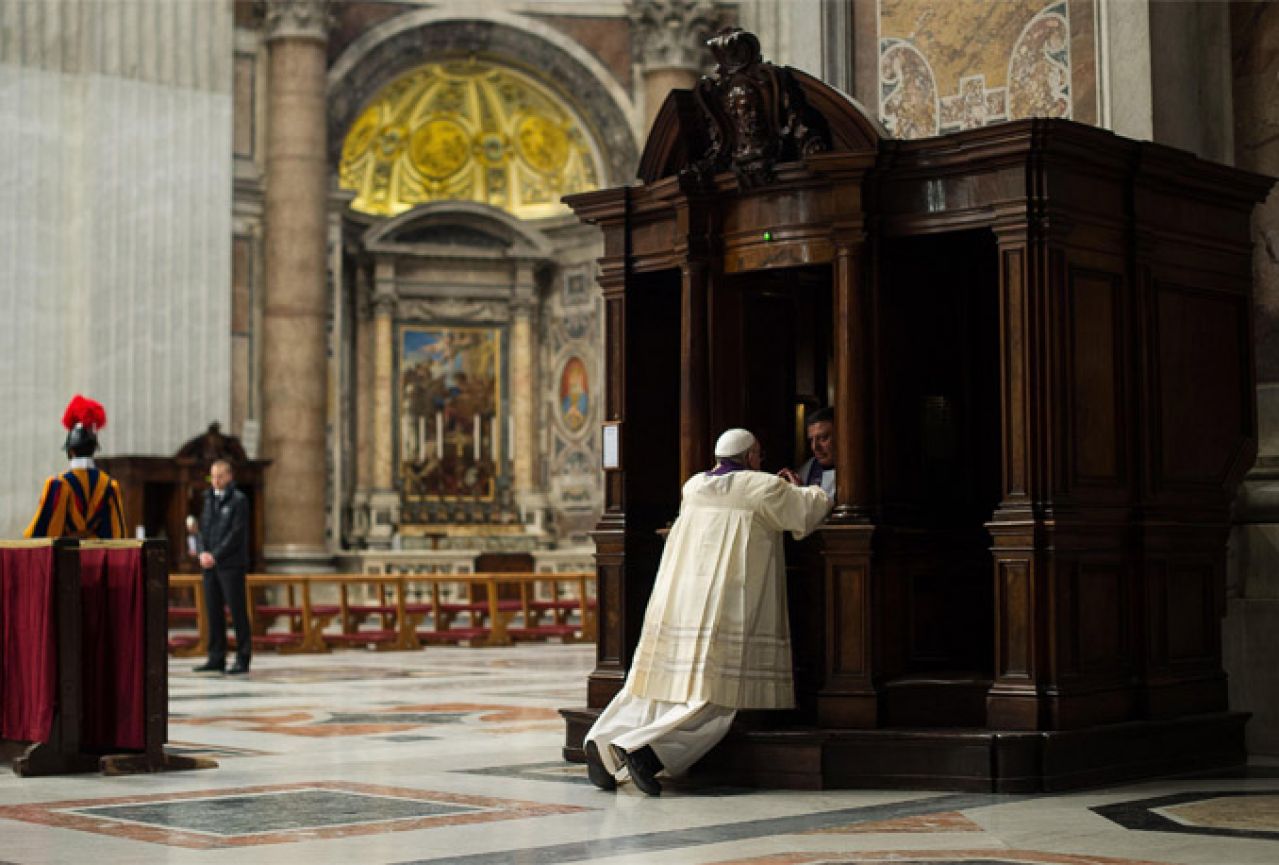 Papa Franjo ponovno prekršio protokol
