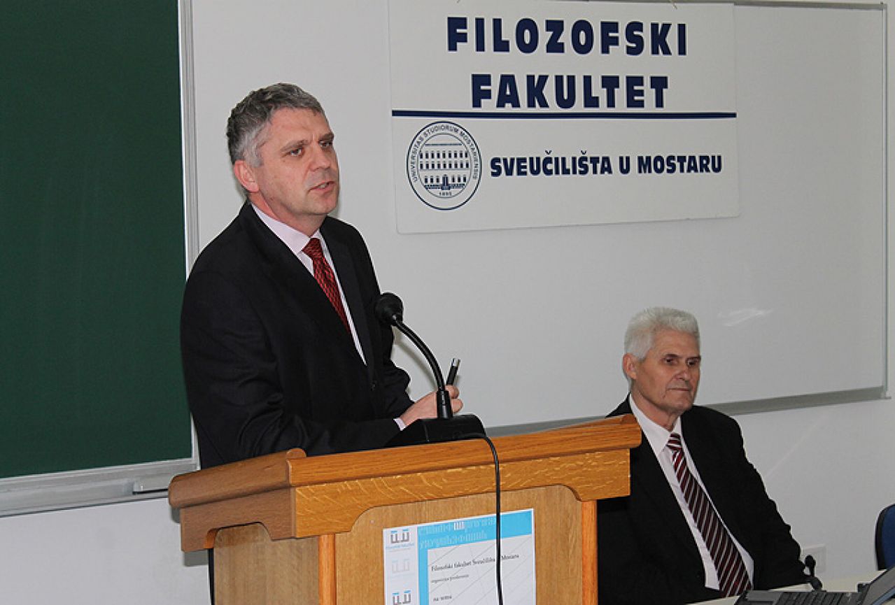 Anto Domić studentima Filozofskog fakulteta održao predavanje o Distriktu Brčko