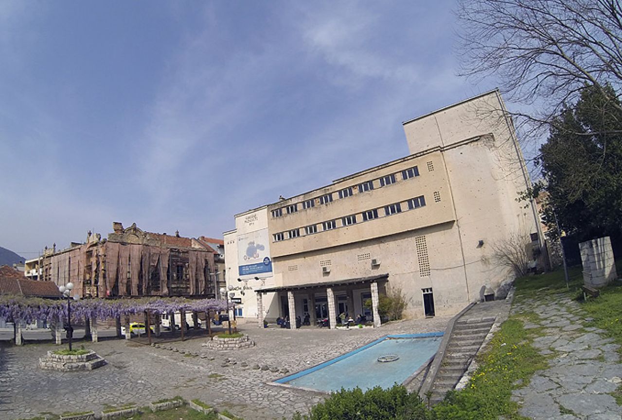 Podrška Sindikata obrazovanja Narodnom pozorištu Mostar