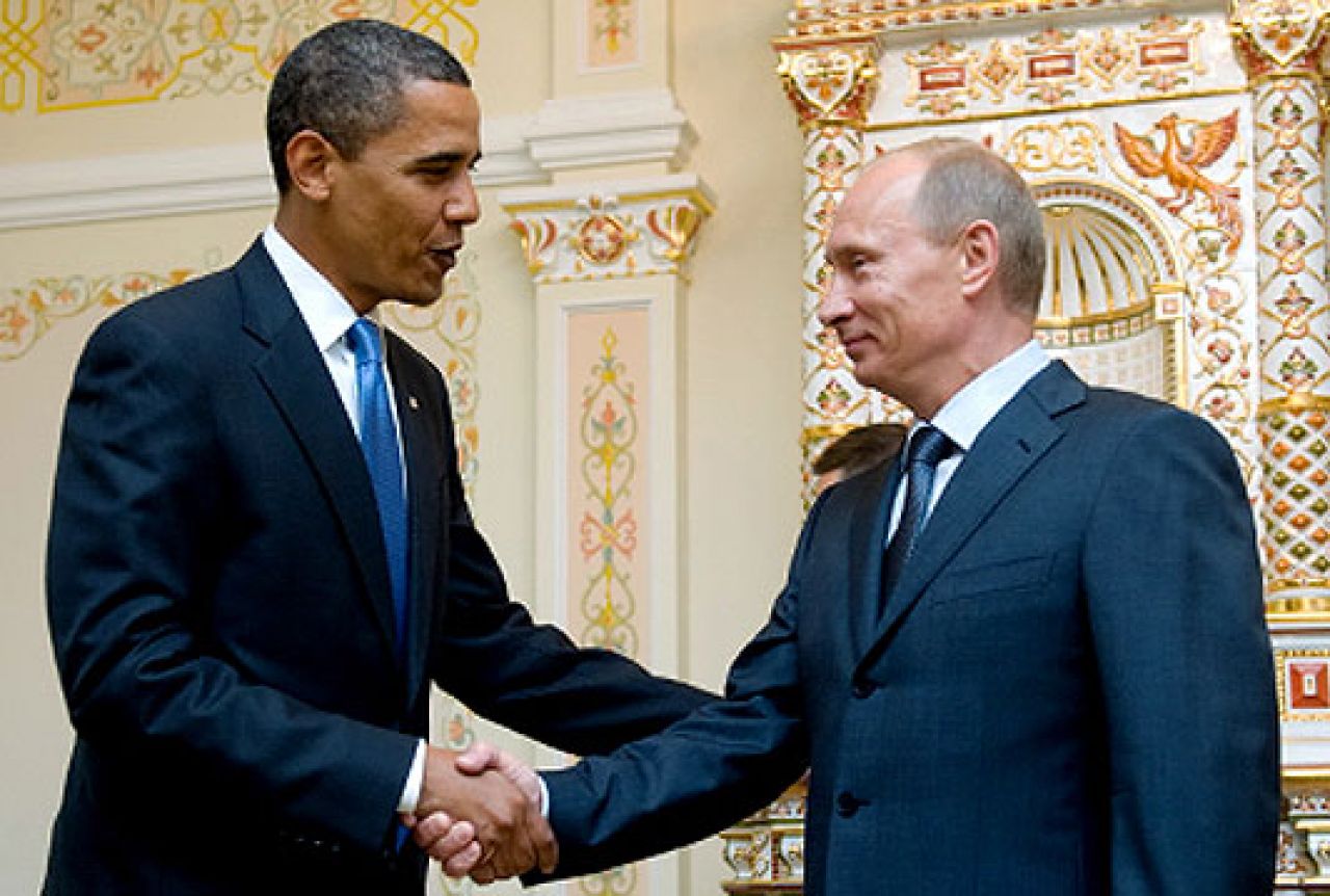 Obama poručio Putinu: Neregularne snage u Ukrajini trebaju položiti oružje
