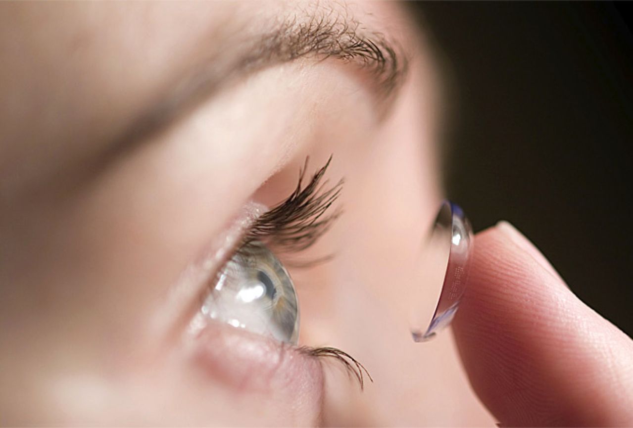 Google razvija kontaktne leće s kamerom