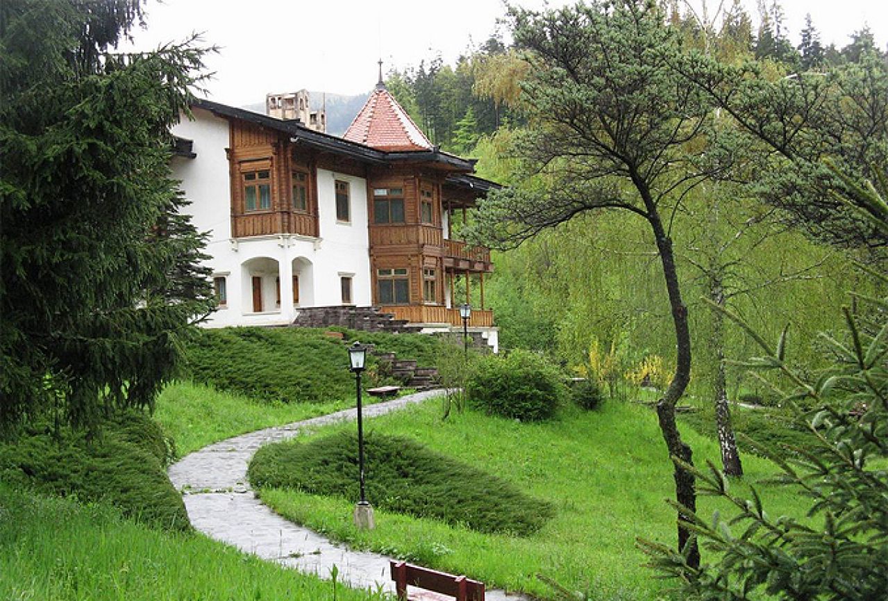 Rumunji prodaju rezidenciju Ceauşescua jer ju ne mogu održavati