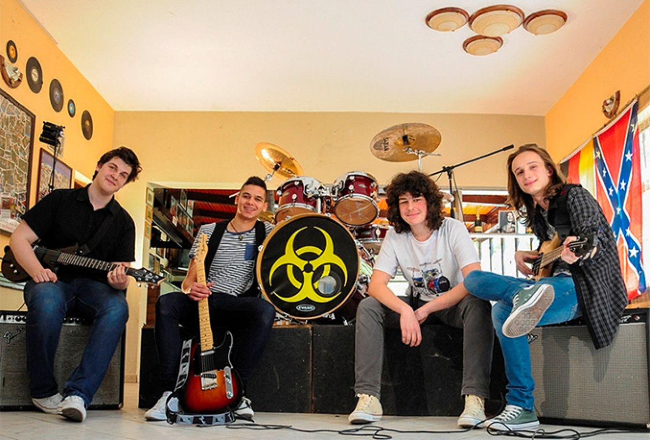 'Nešto između' - mlada grupa koja pokušava oživjeti Rock and Roll