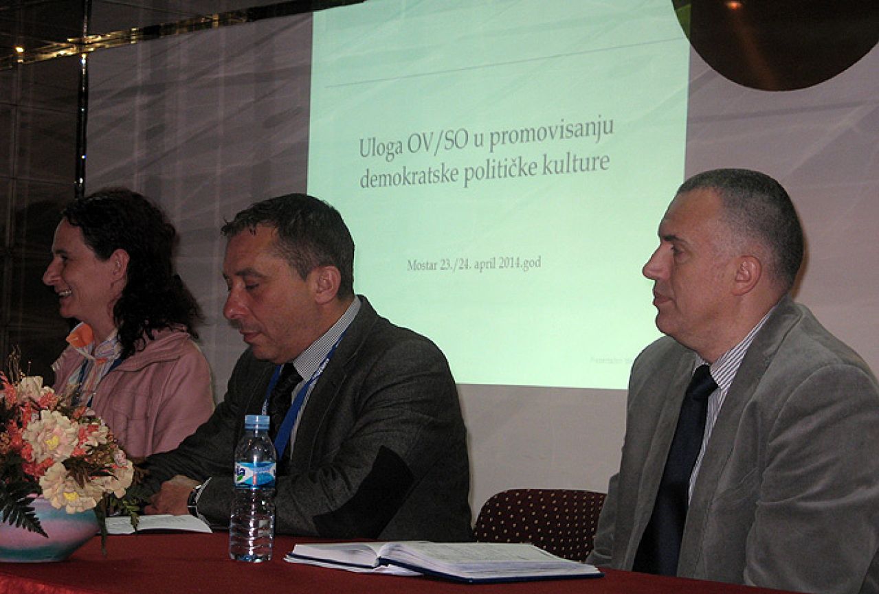 U Mostaru počeo dvodnevni sastanak predstavnika općina 