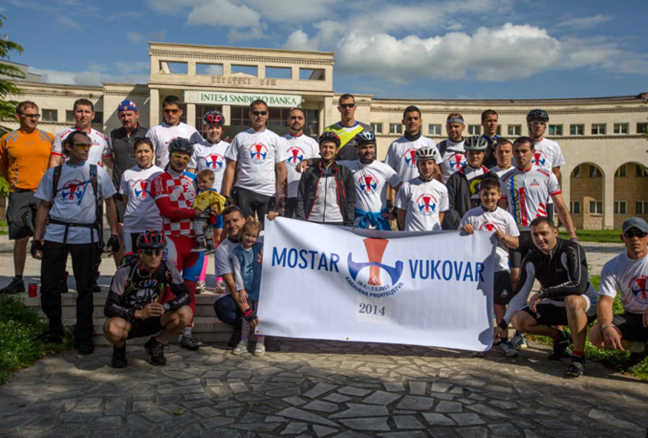 Biciklisti iz BiH i Hrvatske iz Mostara krenuli prema Vukovaru