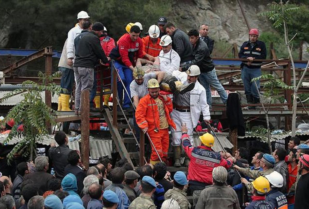 Raste broj mrtvih rudara, prosvjednici optužuju vladu za smrt