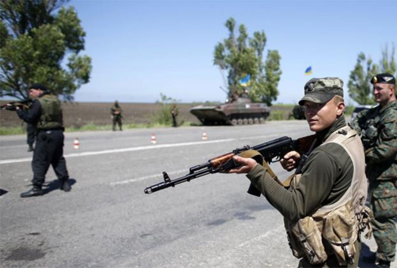 Ultimatum vojnim snagama Kijeva da napuste Donjeck; gerilske snage spremne!