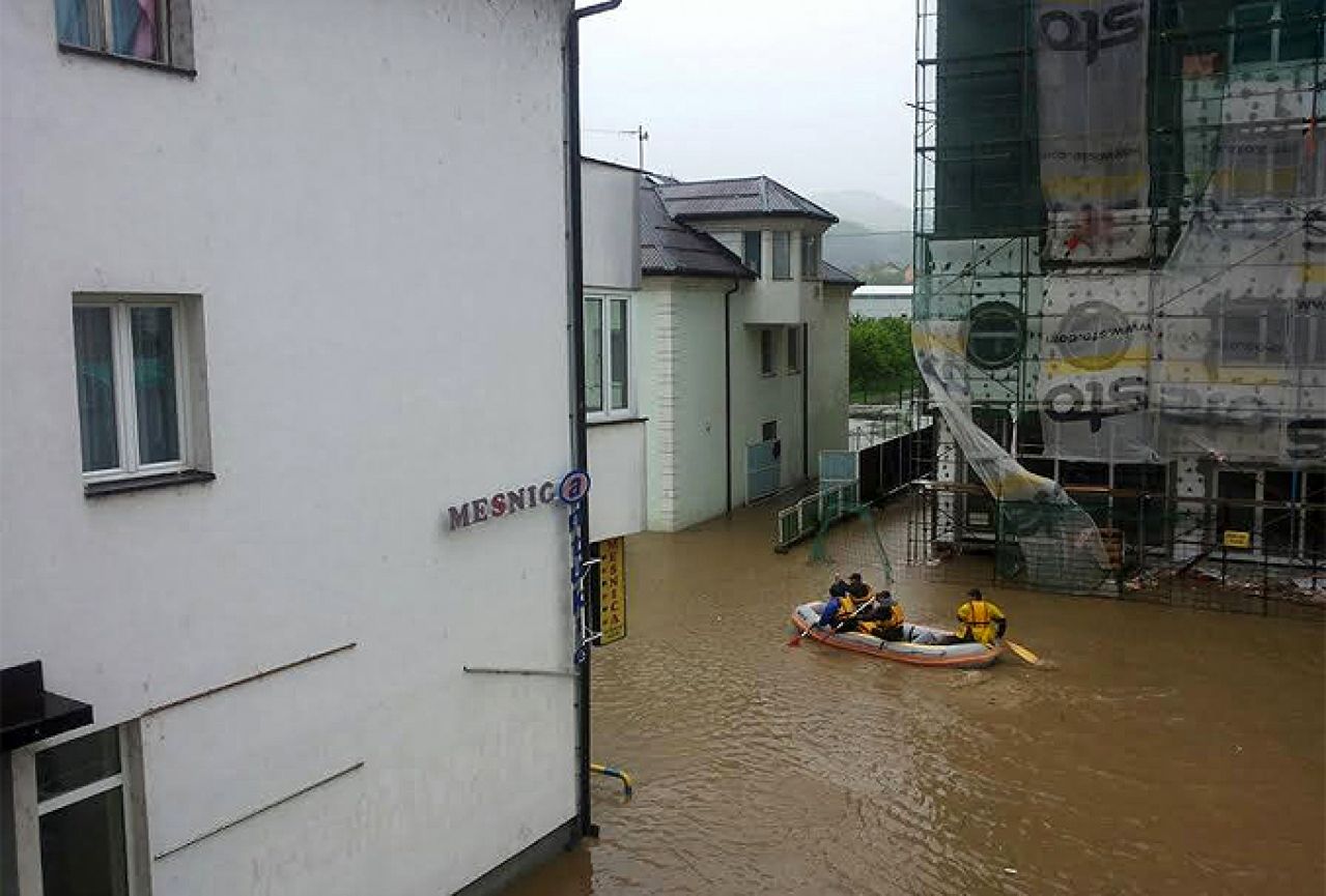 Rekordne poplave u BiH: Za vikend se očekuje stabilizacija