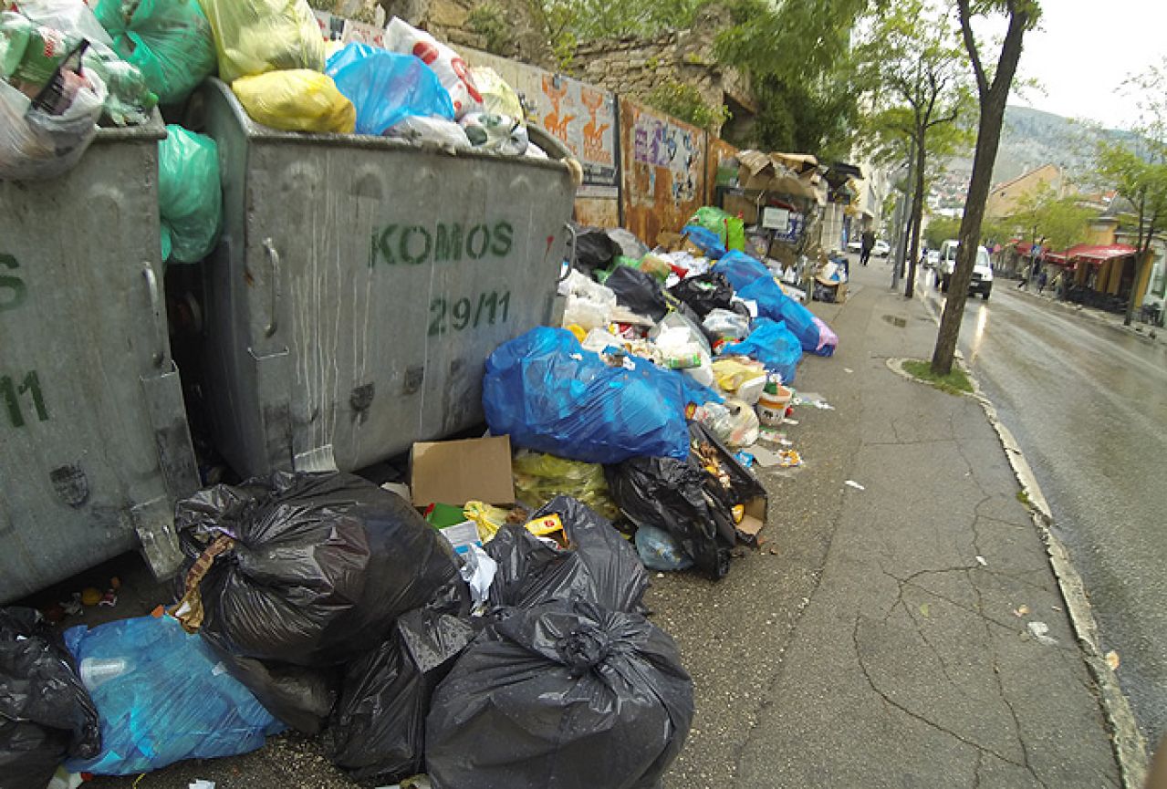 Radnici Komosa odvoze smeće radi građana, a ne radi uplata