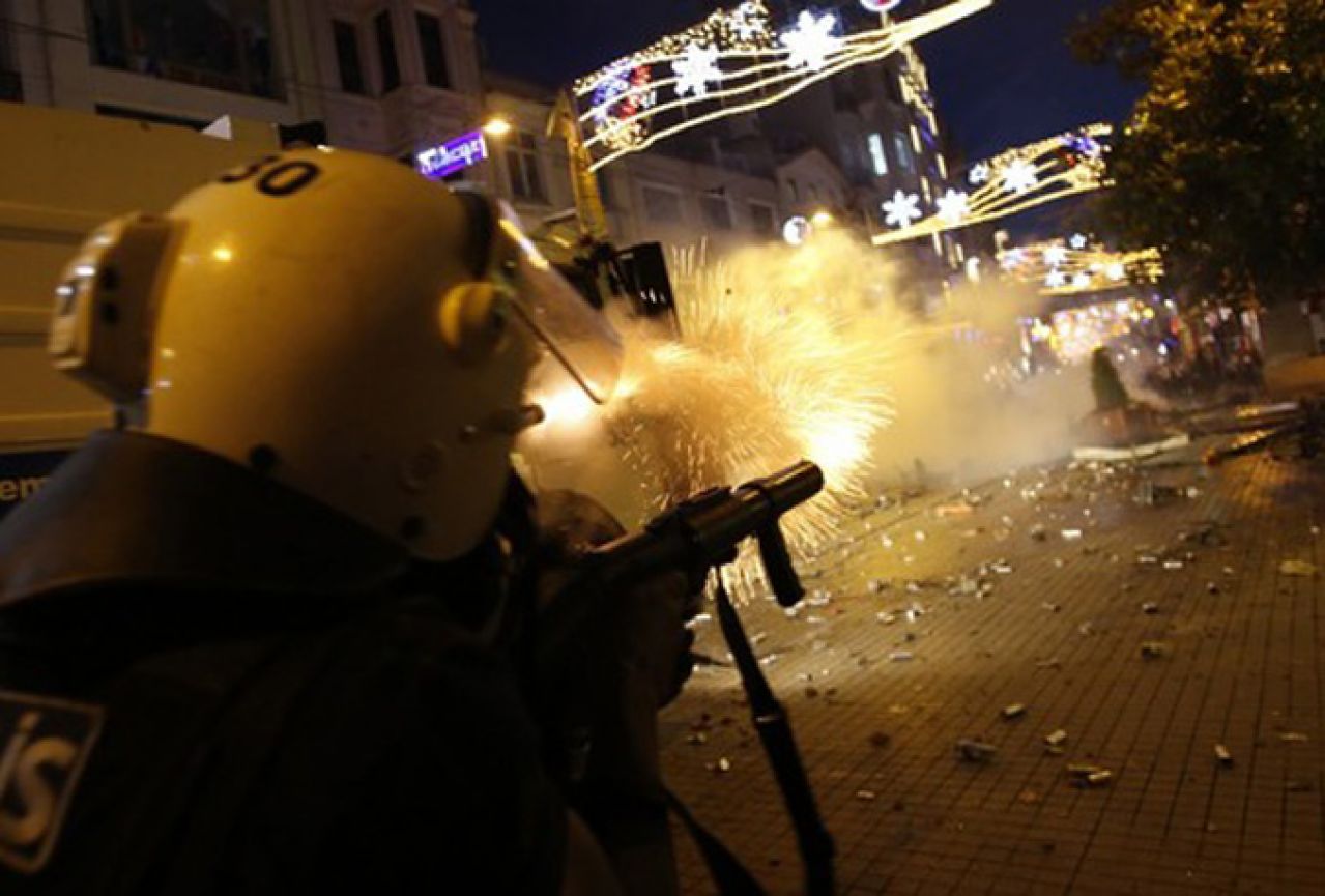 Neredi u Istanbulu: Jedna osoba ubijena, oko 10 ozlijeđenih