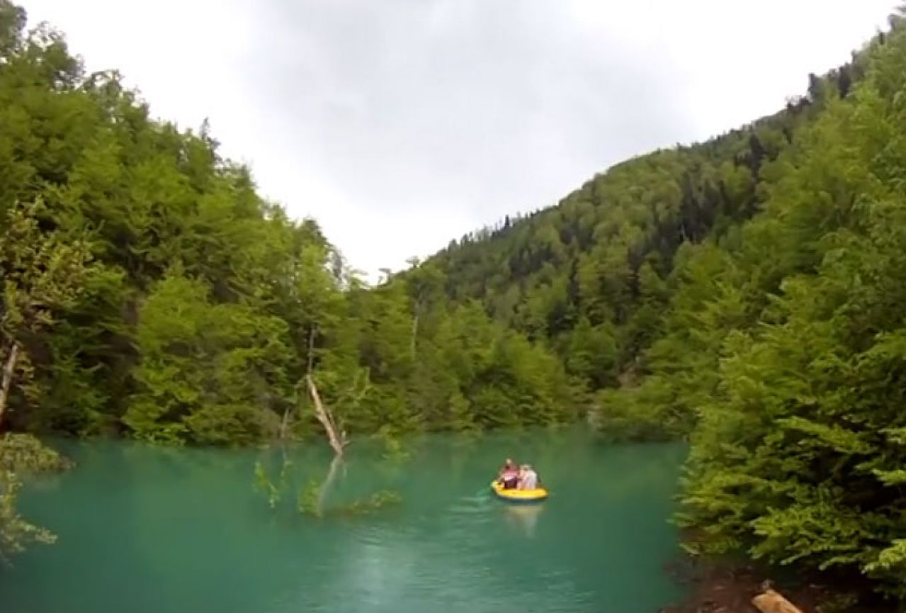 Klizište kod Travnika stvorilo novo jezero od kojeg zastaje dah