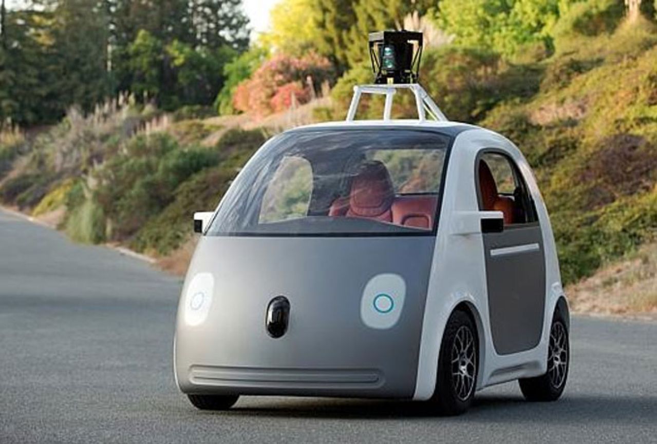 Google auto bez volana i papučica