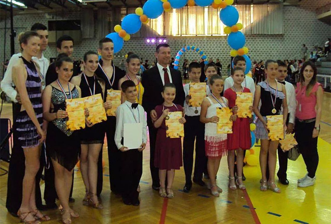 Plesni parovi PC ProDancea u Mostar donijeli pet zlatnih, 17 srebrenih i tri brončane medalje