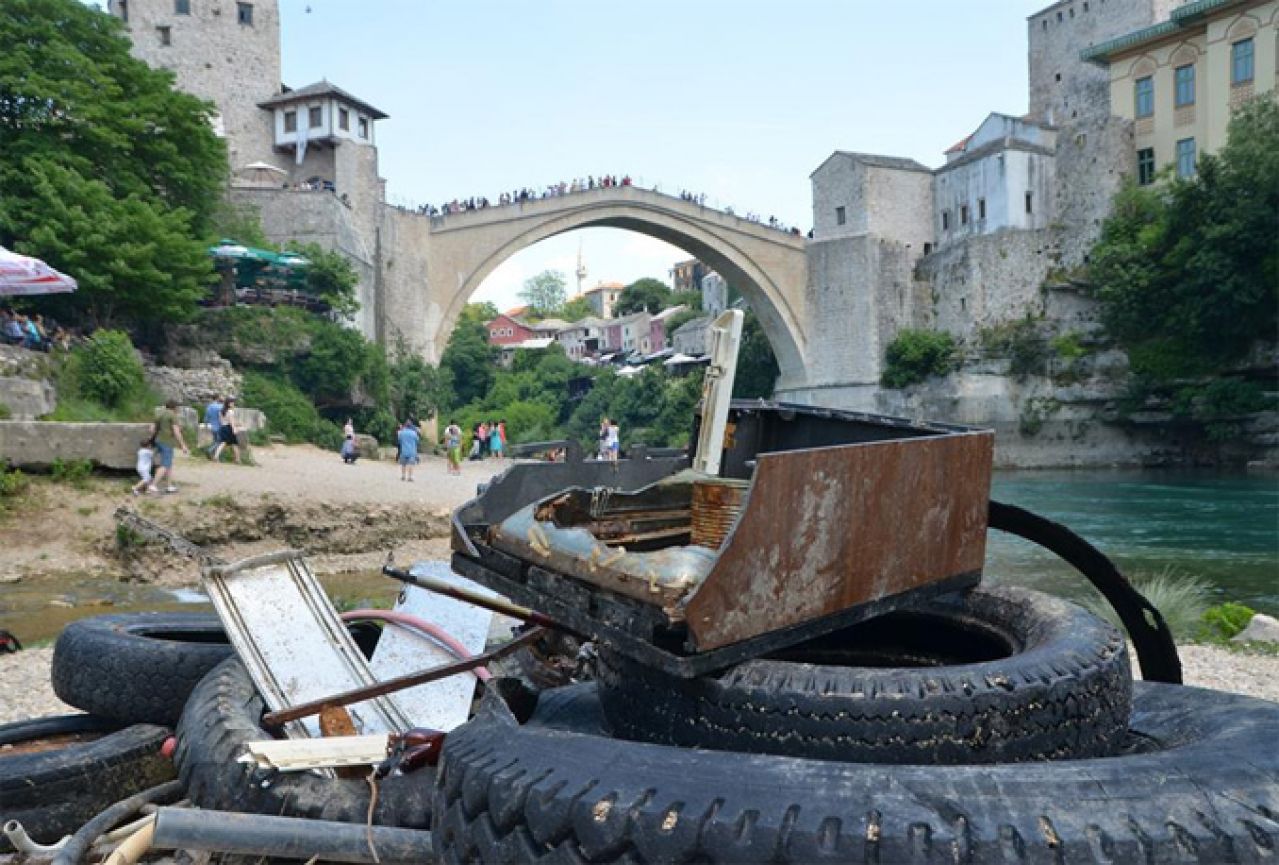 SDA: Mostar mora biti poseban