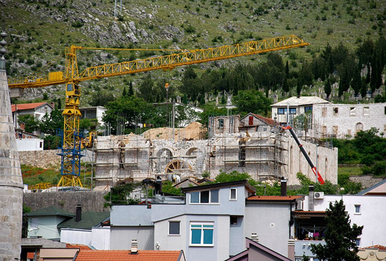 S dodatnih 50 tisuća KM Vlada FBiH pomaže obnovu pravoslavne crkve u Mostaru
