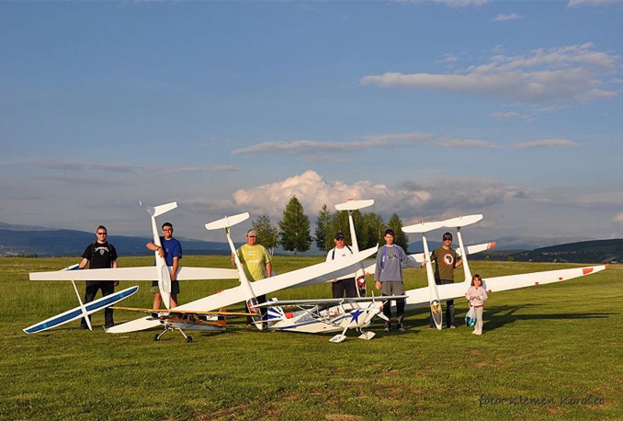Aeromiting i natjecanje modelara na Mostarkom Blatu