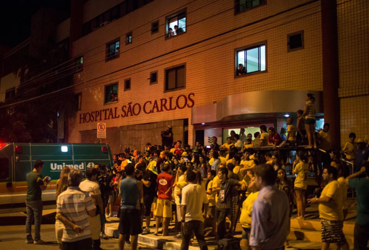 Suigrači se opraštali od ozlijeđenog Neymara, procurila snimka dolaska u bolnicu