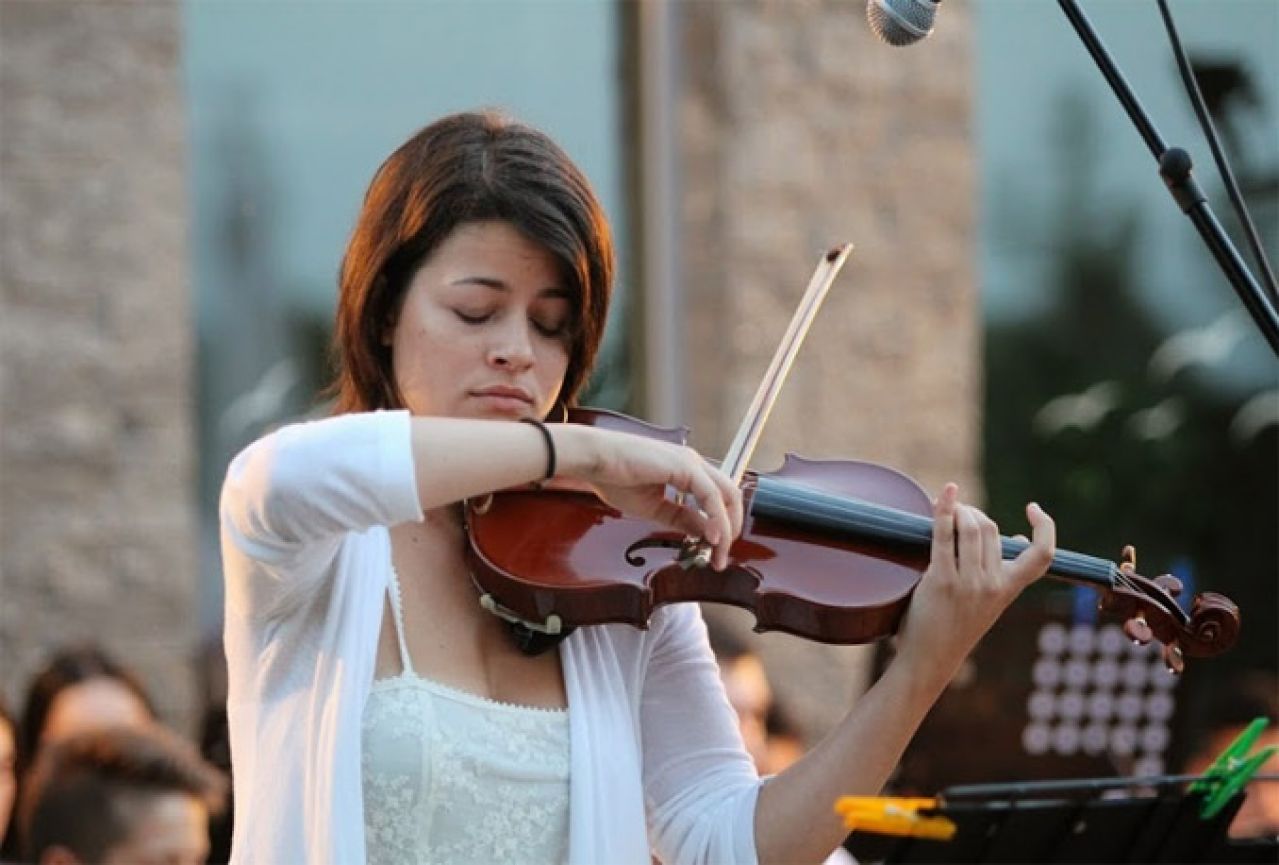 U sklopu male turneje Tamburaški orkestar ''Šurmanci'' oduševio i u Čapljini 