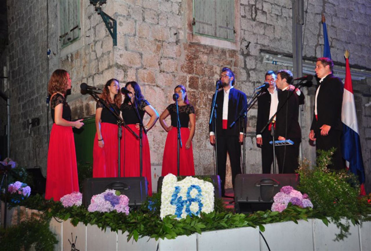 Hercegovačkom večeri otvoren Festival dalmatinskih klapa Omiš 2014.