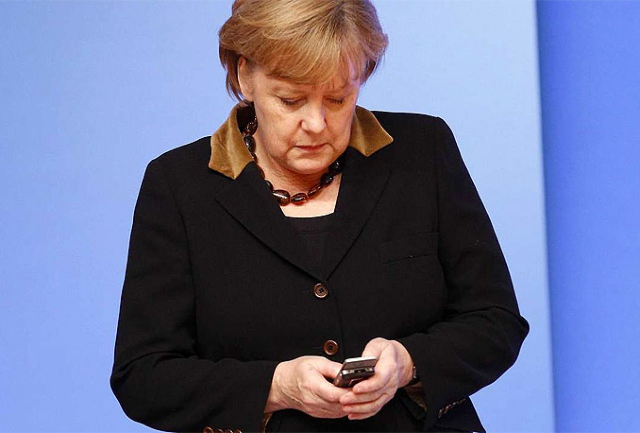 Merkel: Slučaj dvostrukog agenta je ozbiljan