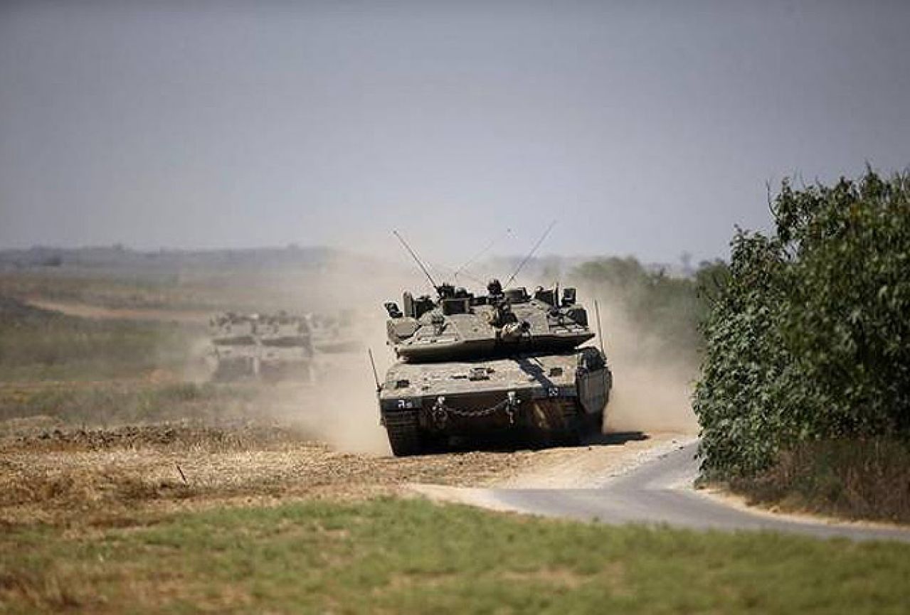 Tri kopnene brigade izraelske vojske u pripremi za moguću ofenzivu prema pojasu Gaze