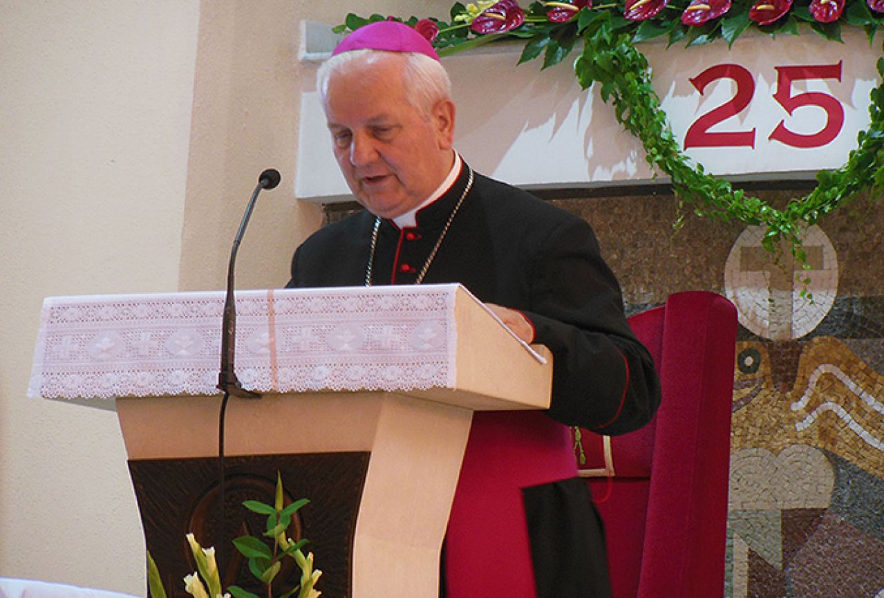 Prigodni program u čast biskupu Komarici u povodu 25 godina upravljanja Banjolučkom biskupijom