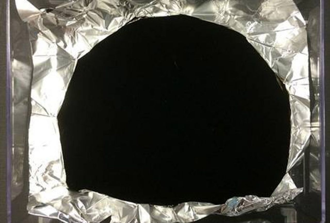 Znanstvenici izumili materijal toliko crn da ga je nemoguće vidjeti