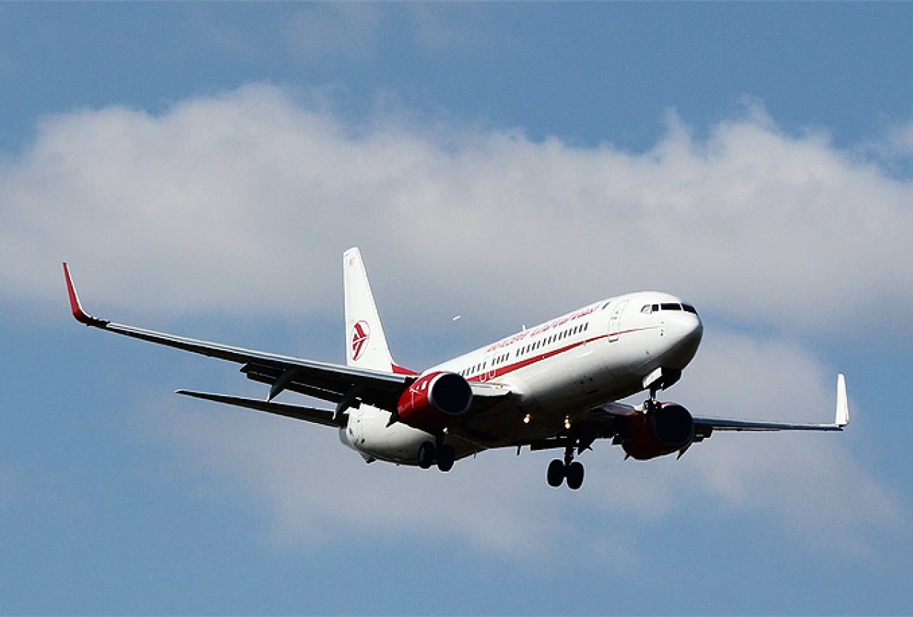 Putnički zrakoplov s 110 putnika nestao s radara