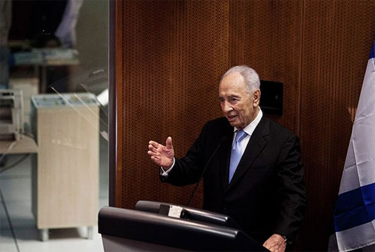 Peres zahvalio Dodiku na podršci Izraelu